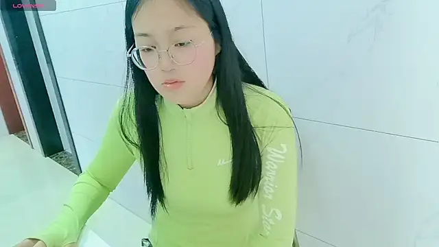 Snapshot of luoxuwen chatting on February 28, 7:37 am luoxuwen online show from February 28, 7:37 am