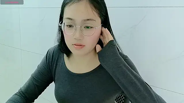 Snapshot of luoxuwen chatting on February 27, 5:51 am luoxuwen online show from February 27, 5:51 am