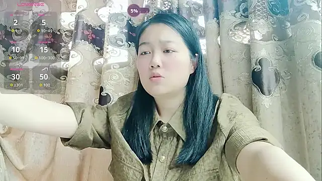 luoxuwen online show from April 11, 7:45 am