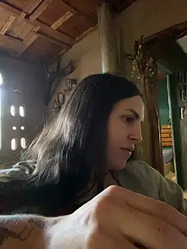 isadelasestrellas online show from February 25, 2:28 pm