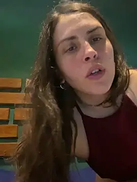 isadelasestrellas online show from December 18, 8:01 pm