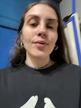 isadelasestrellas online show from April 30, 5:09 pm