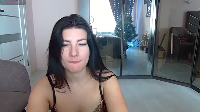 Snapshot of NessyStar chatting on December 19, 10:34 am NessyStar online show from December 19, 10:34 am