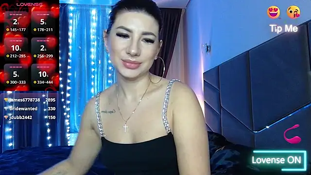 Snapshot of NessyStar chatting on February 14, 3:43 am NessyStar online show from February 14, 3:43 am