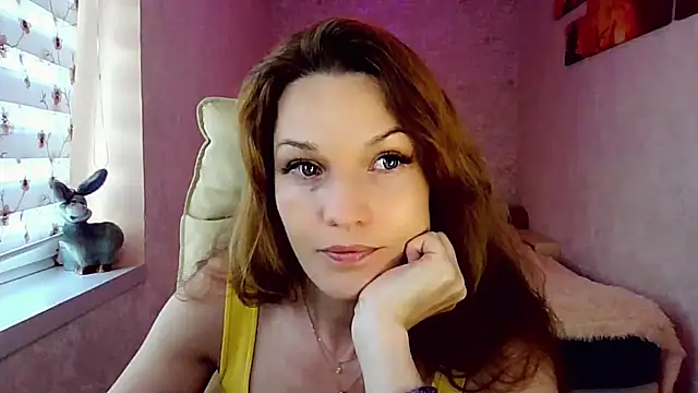 Snapshot of impossibleluna chatting on July 6, 3:58 pm impossibleluna online show from July 6, 3:58 pm
