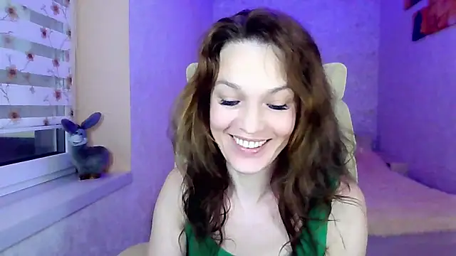 Snapshot of impossibleluna chatting on June 11, 6:16 pm impossibleluna online show from June 11, 6:16 pm