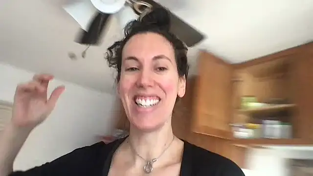 Snapshot of BonfireBonnie chatting on December 19, 2:13 pm BonfireBonnie online show from December 19, 2:13 pm