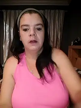 Snapshot of Hornyparratjie chatting on August 2, 2:21 am Hornyparratjie online show from August 2, 2:21 am