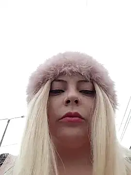 madelaine- online show from March 12, 7:07 pm