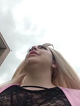 madelaine- online show from April 12, 6:11 pm