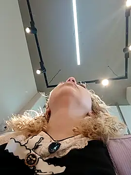 madelaine- online show from November 1, 8:57 pm