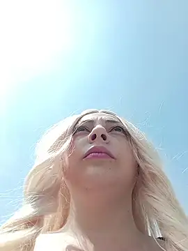 madelaine- online show from February 12, 6:18 pm