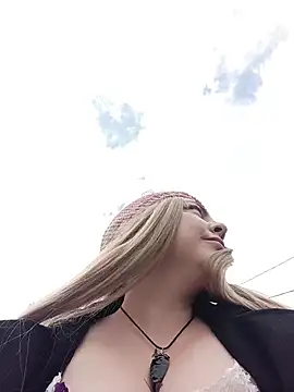 madelaine- online show from May 28, 7:53 pm