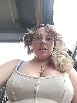 madelaine- online show from February 25, 7:03 pm