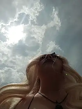 madelaine- online show from February 10, 6:07 pm