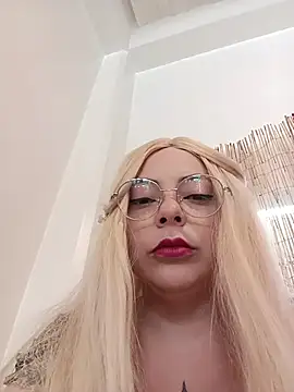 madelaine- online show from March 11, 5:18 pm