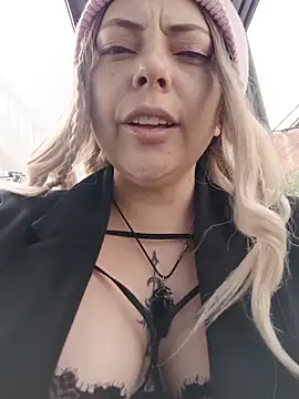 madelaine- online show from November 13, 7:07 pm