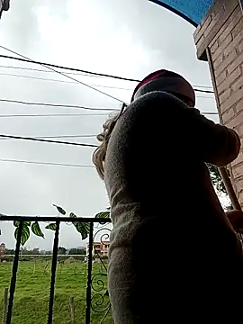 madelaine- online show from December 5, 7:55 pm