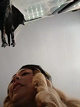 madelaine- online show from October 27, 7:59 pm