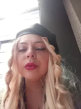 madelaine- online show from March 20, 7:04 pm