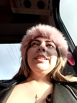 madelaine- online show from December 13, 8:04 pm