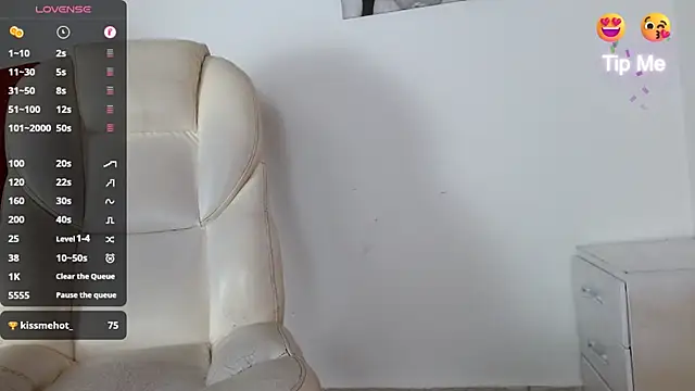 Snapshot of tonibelmont chatting on February 15, 9:49 pm tonibelmont online show from February 15, 9:49 pm