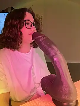 DaisyBooom online show from March 1, 7:04 pm