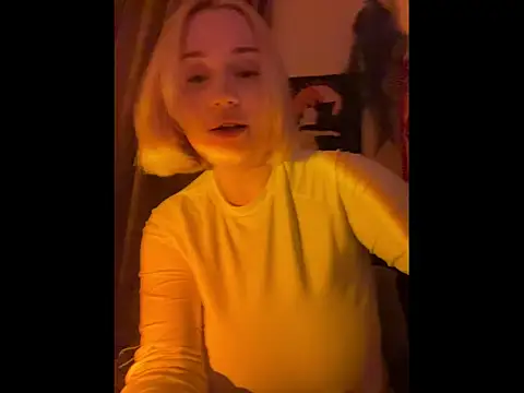 DaisyBooom online show from March 23, 7:47 pm