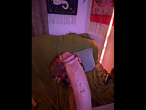 DaisyBooom online show from March 28, 7:26 pm