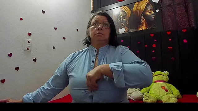 Snapshot of Evaaross_2345 chatting on June 7, 8:36 pm Evaaross 2345 online show from June 7, 8:36 pm