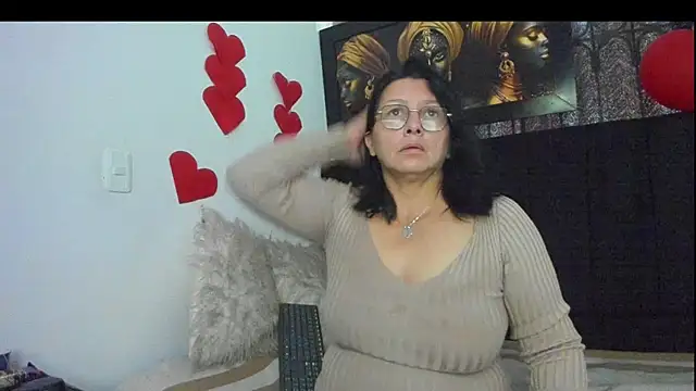 Snapshot of Evaaross_2345 chatting on February 20, 1:19 pm Evaaross 2345 online show from February 20, 1:19 pm
