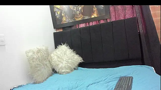 Snapshot of Evaaross_2345 chatting on February 12, 2:54 pm Evaaross 2345 online show from February 12, 2:54 pm