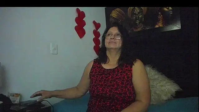 Snapshot of Evaaross_2345 chatting on March 19, 10:33 am Evaaross 2345 online show from March 19, 10:33 am