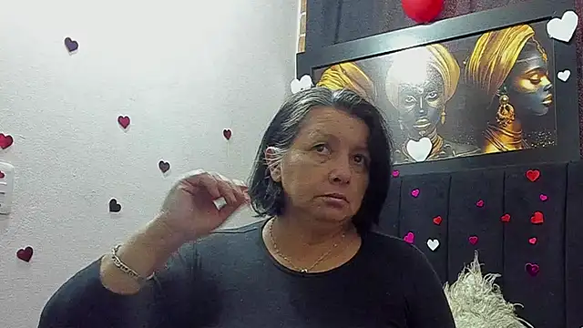 Snapshot of Evaaross_2345 chatting on May 29, 2:23 pm Evaaross 2345 online show from May 29, 2:23 pm