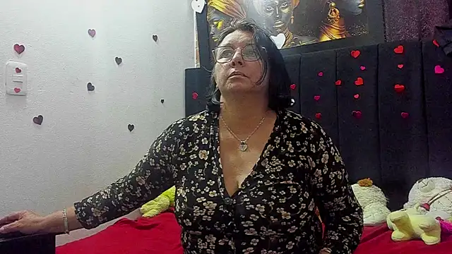 Snapshot of Evaaross_2345 chatting on July 12, 7:58 pm Evaaross 2345 online show from July 12, 7:58 pm