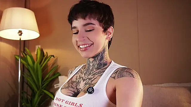 AliceShazaham  online show from April 15, 7:14 am