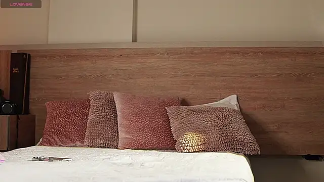 AliceShazaham  online show from March 8, 4:05 am