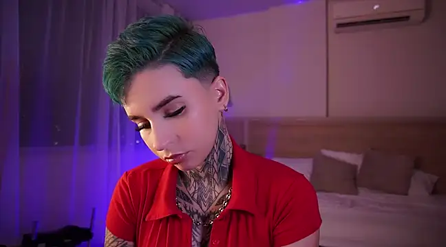 AliceShazaham  online show from December 2, 4:05 am