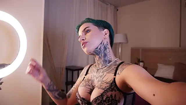 AliceShazaham  online show from February 7, 6:14 am