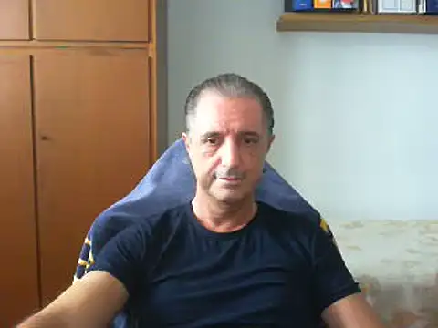 Snapshot of lliuk70mi chatting on September 22, 1:28 pm lliuk70mi online show from September 22, 1:28 pm