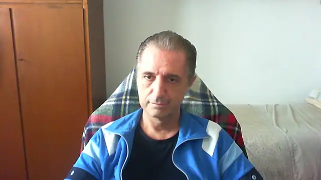 lliuk70mi online show from May 8, 1:04 pm