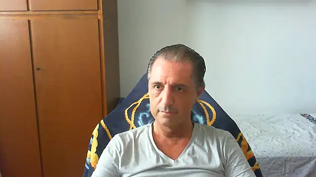 Snapshot of lliuk70mi chatting on June 6, 1:38 pm lliuk70mi online show from June 6, 1:38 pm