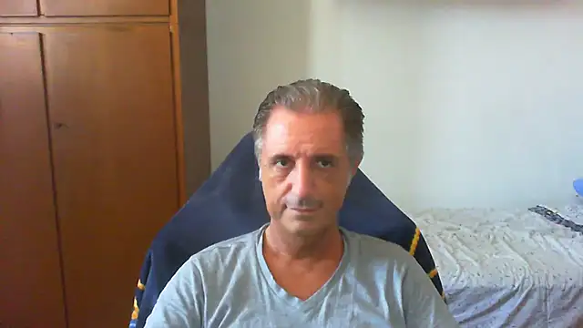 Snapshot of lliuk70mi chatting on July 20, 12:40 pm lliuk70mi online show from July 20, 12:40 pm