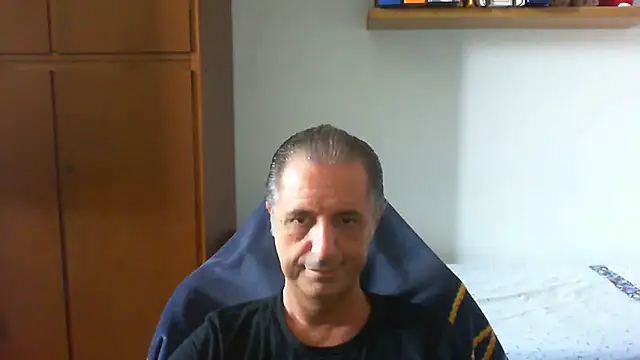 Snapshot of lliuk70mi chatting on June 9, 12:28 pm lliuk70mi online show from June 9, 12:28 pm
