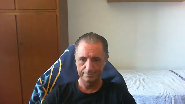 Snapshot of lliuk70mi chatting on June 17, 12:59 pm lliuk70mi online show from June 17, 12:59 pm