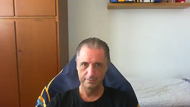 Snapshot of lliuk70mi chatting on June 11, 1:30 pm lliuk70mi online show from June 11, 1:30 pm