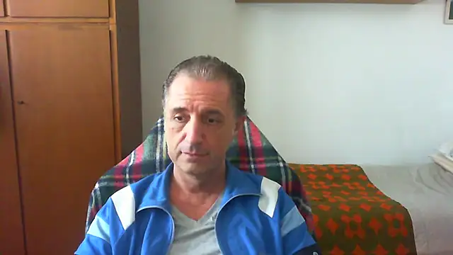 lliuk70mi online show from May 18, 12:10 pm