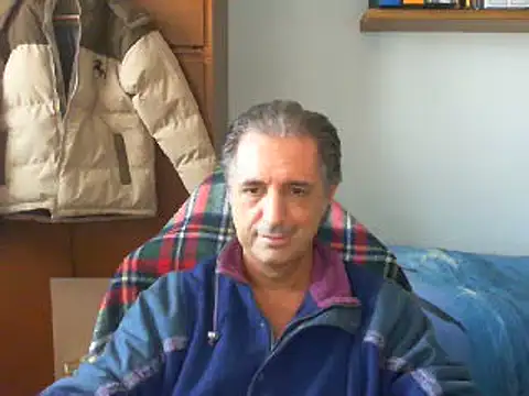 Snapshot of lliuk70mi chatting on December 14, 2:00 pm lliuk70mi online show from December 14, 2:00 pm