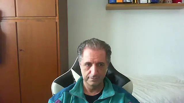 lliuk70mi online show from April 18, 1:46 pm