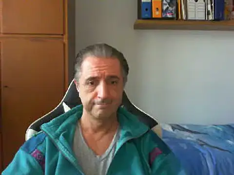 Snapshot of lliuk70mi chatting on December 16, 2:49 pm lliuk70mi online show from December 16, 2:49 pm